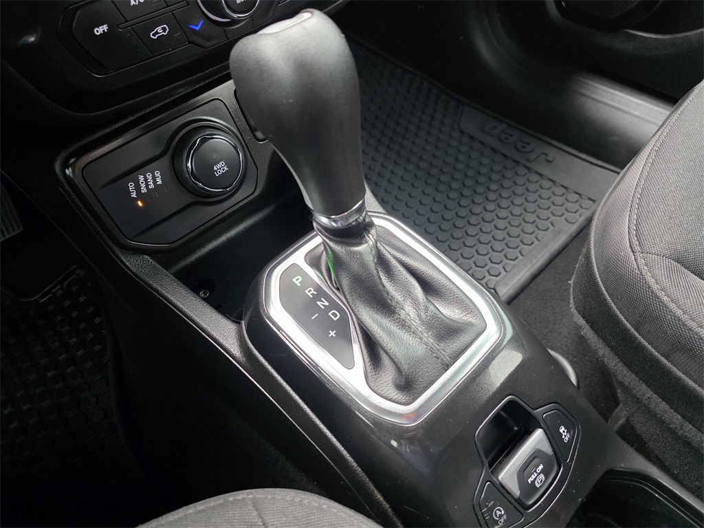 2022 Jeep Renegade Altitude Teal at Baytown Hyundai