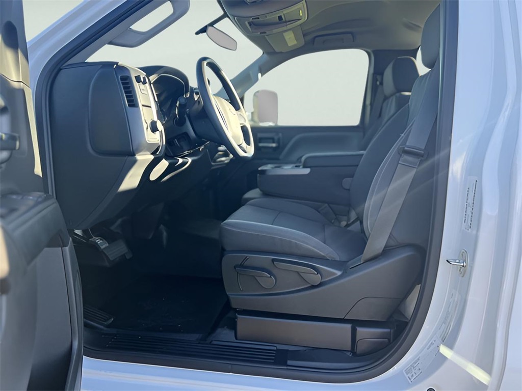 2023 Chevrolet Silverado 5500HD