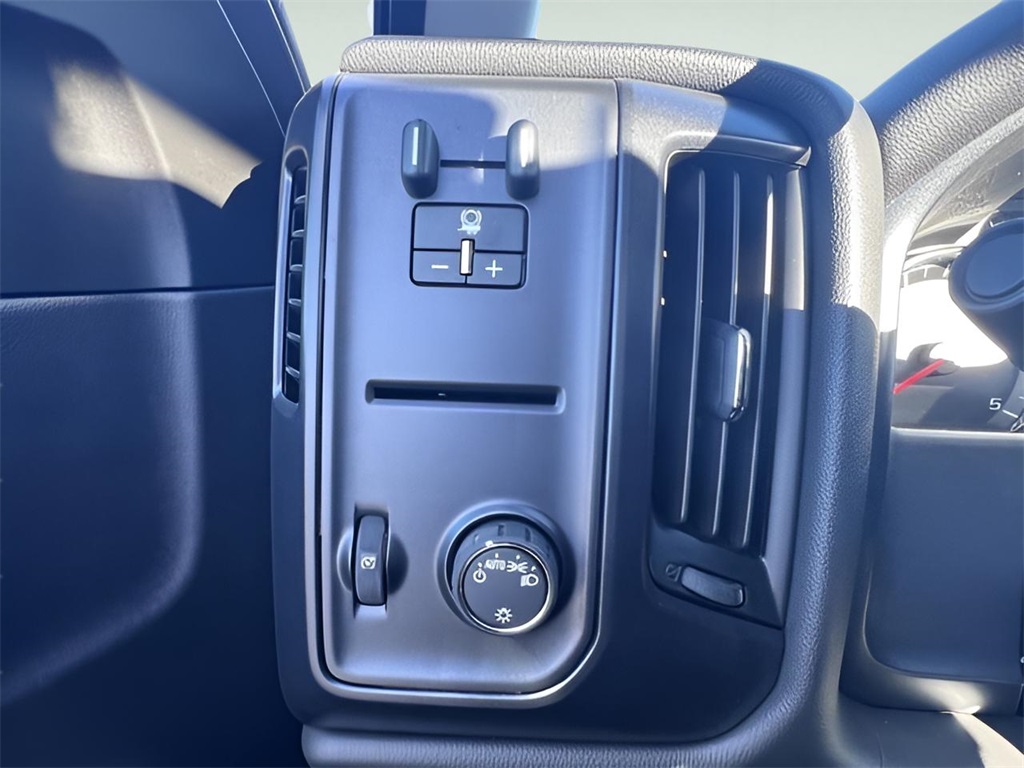 2023 Chevrolet Silverado 5500HD