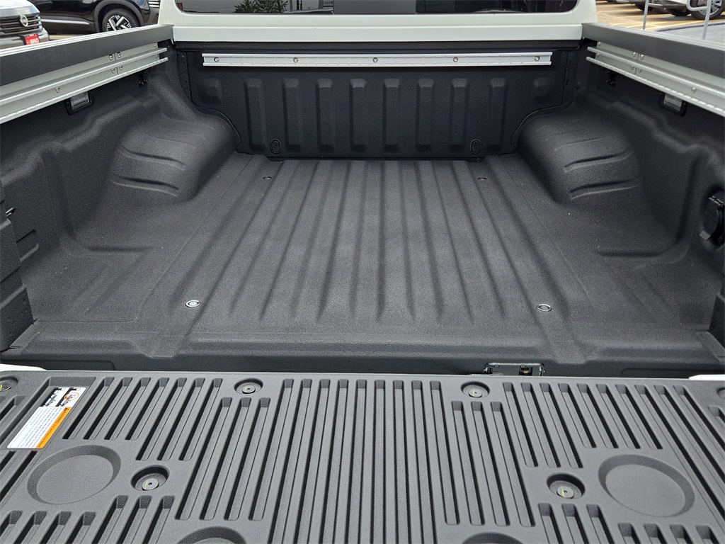 2025 Nissan Frontier SV photo 5