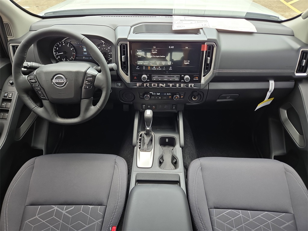 2025 Nissan Frontier SV photo 6