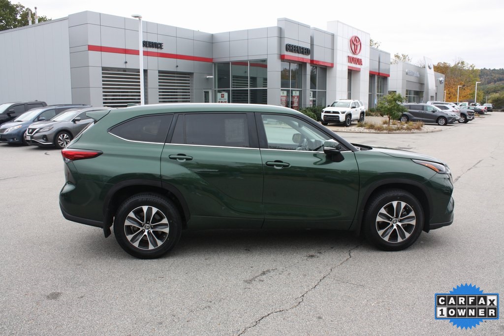 2023 Toyota Highlander XLE photo 4