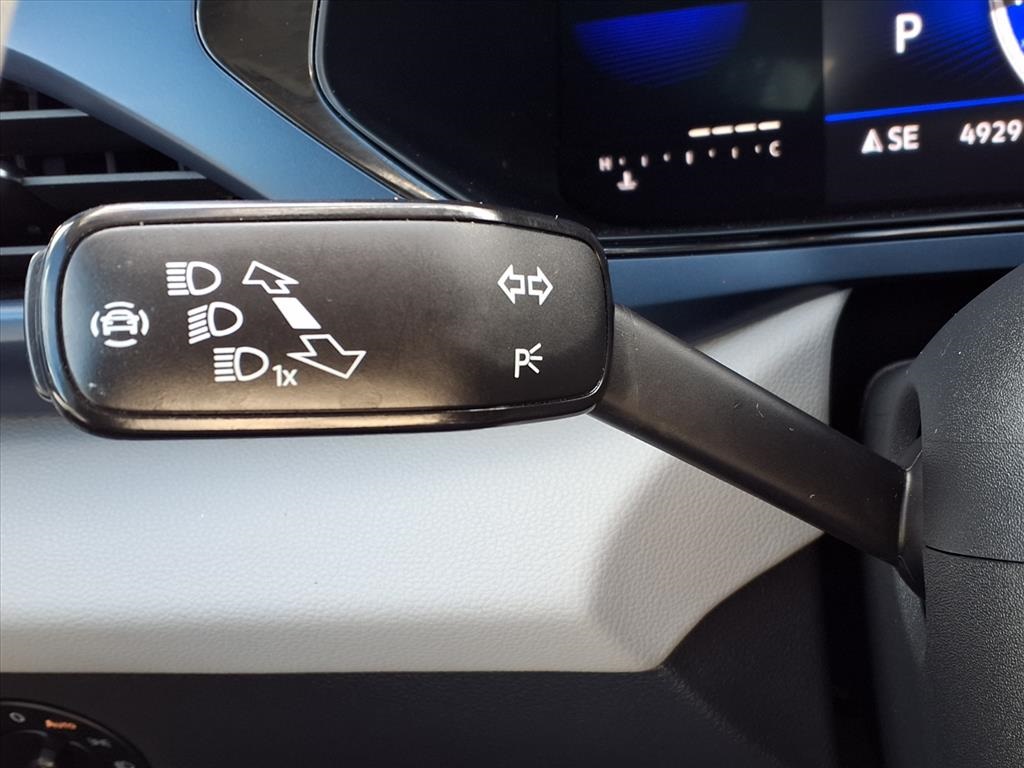 2023 Volkswagen Taos 1.5T SE White at DeMontrond Auto Country