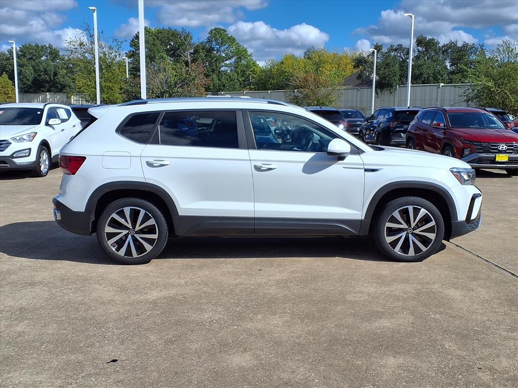 2023 Volkswagen Taos 1.5T SE White at DeMontrond Auto Country