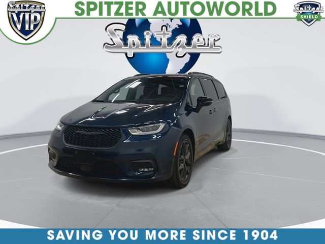 View vehicle photo 4