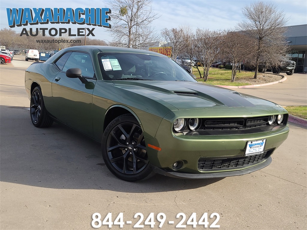 2022 Dodge Challenger SXT RWD