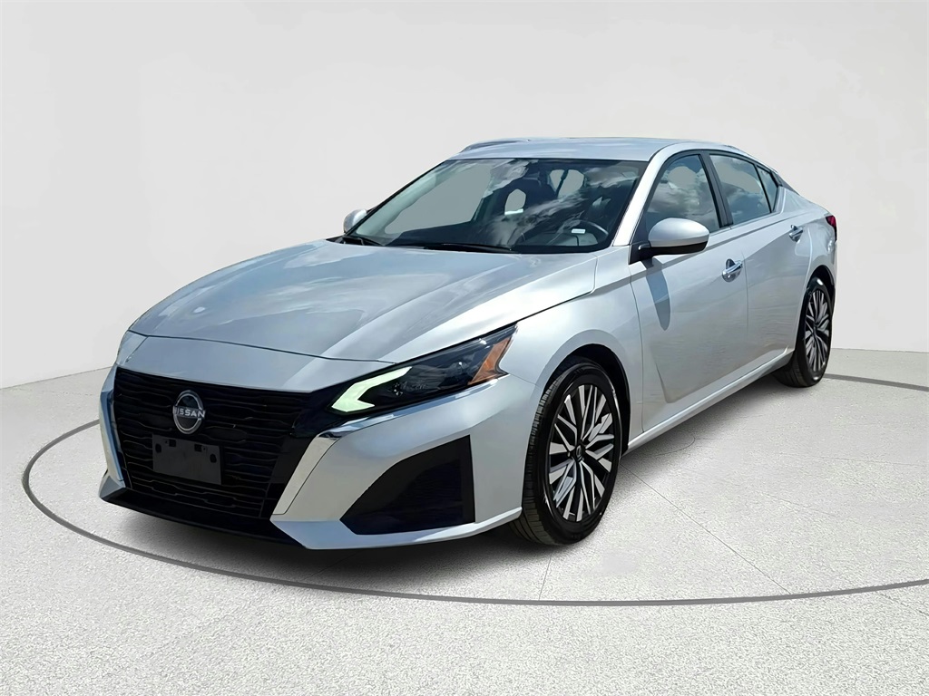 2023 Nissan Altima 2.5 SV Silver at Mac Haik CDJR North Houston