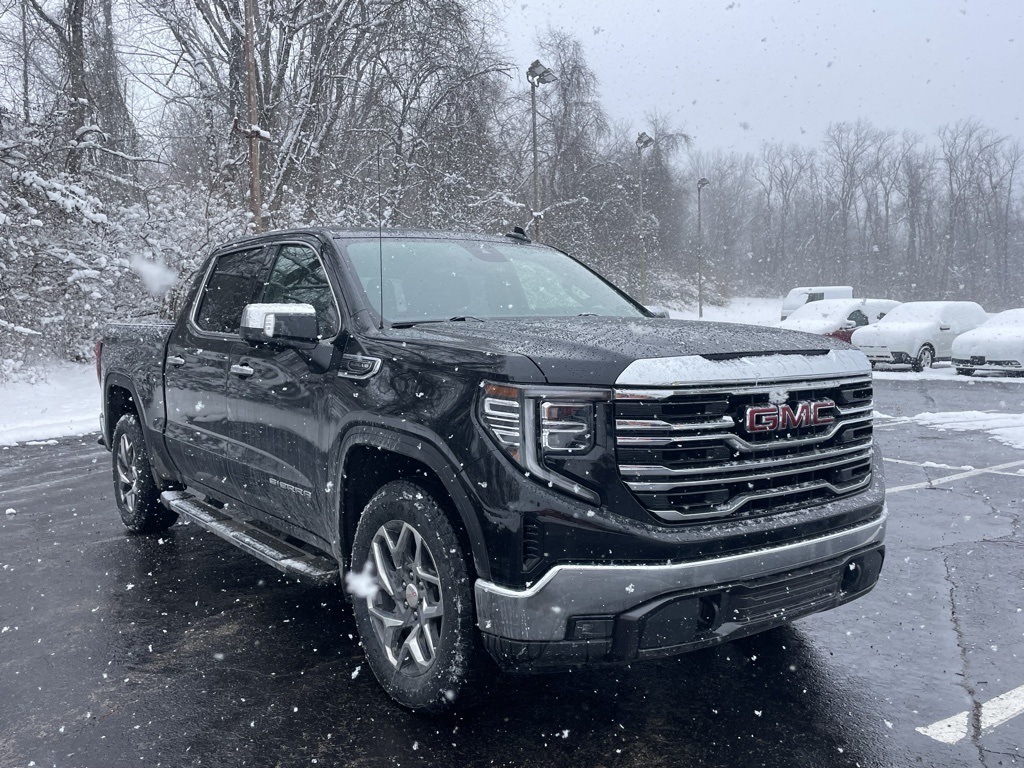 2022 GMC Sierra 1500 SLT Crew Cab 4WD