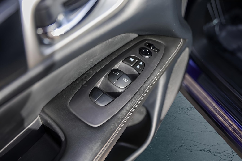 Used Car 2020 Nissan Pathfinder  Sv For Sale Under $20,000 In Austin, Texas