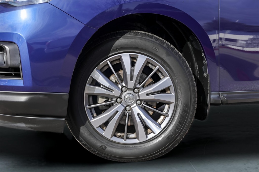 Used Car 2020 Nissan Pathfinder  Sv For Sale Under $20,000 In Austin, Texas