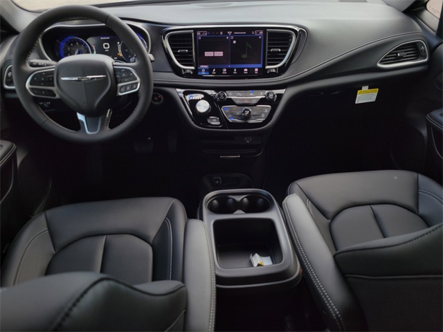 2026 Chrysler Pacifica Select White at Mac Haik CDJR North Houston