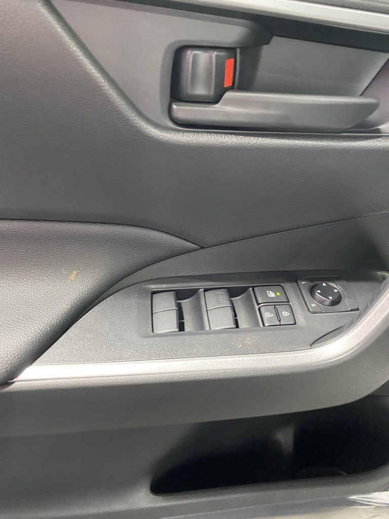 Thumbnail: 2025 Toyota RAV4 - 27