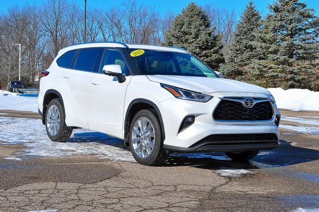 2023 Toyota Highlander Limited FWD