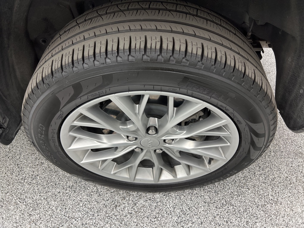 2023 Jeep Grand Cherokee Summit 4xe Gray at Victoria Chrysler Dodge Jeep Ram