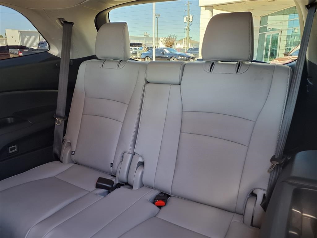 2022 Honda Pilot Special Edition Silver at Autostrade