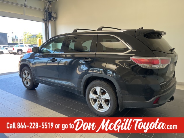 2015 Toyota Highlander LE Plus V6 Black at Community Toyota