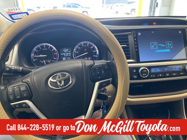 2015 Toyota Highlander LE Plus V6 Black at Community Toyota