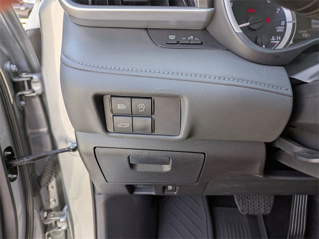 2024 Toyota Highlander XLE Silver at Davis Toyota of Orangeburg