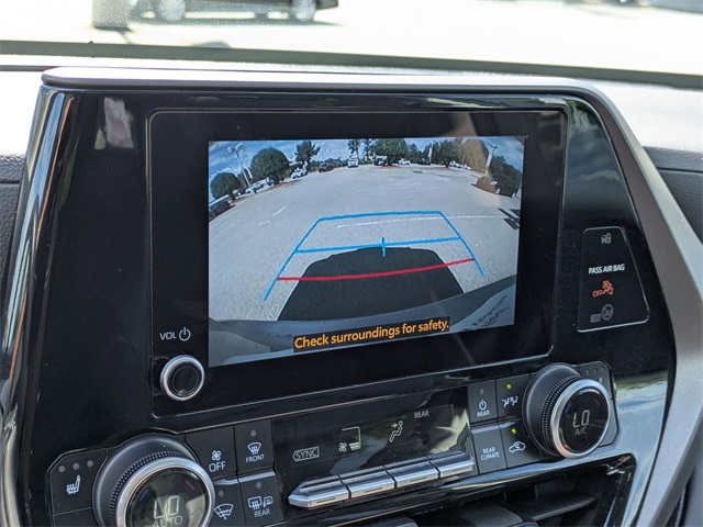 2024 Toyota Highlander XLE Silver at Davis Toyota of Orangeburg