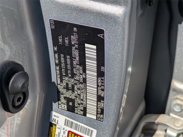 2024 Toyota Highlander XLE Silver at Davis Toyota of Orangeburg