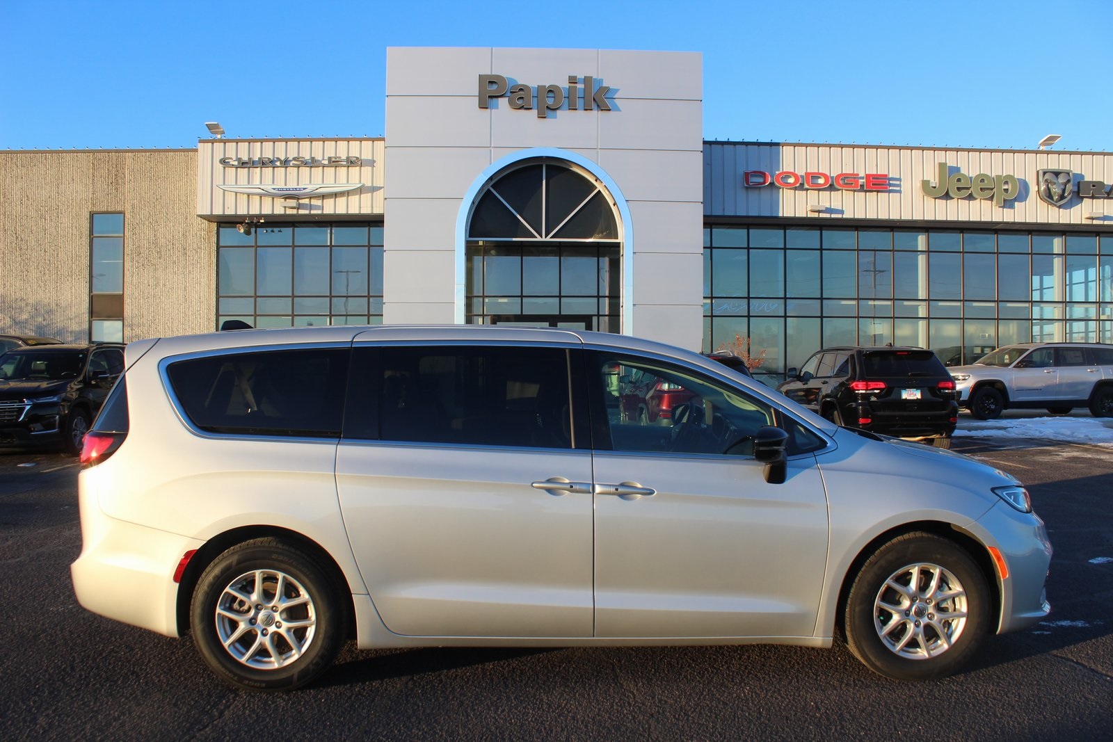 2024 Chrysler Pacifica Touring L FWD