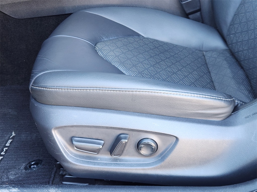 2018 Toyota Camry XSE Blue at AutoSavvy Houston Southwest