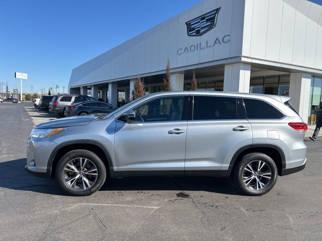 2019 Toyota Highlander LE FWD