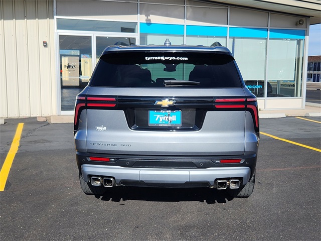 2025 Chevrolet Traverse 2LT photo 3