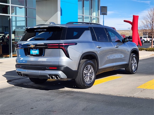 2025 Chevrolet Traverse 2LT photo 4
