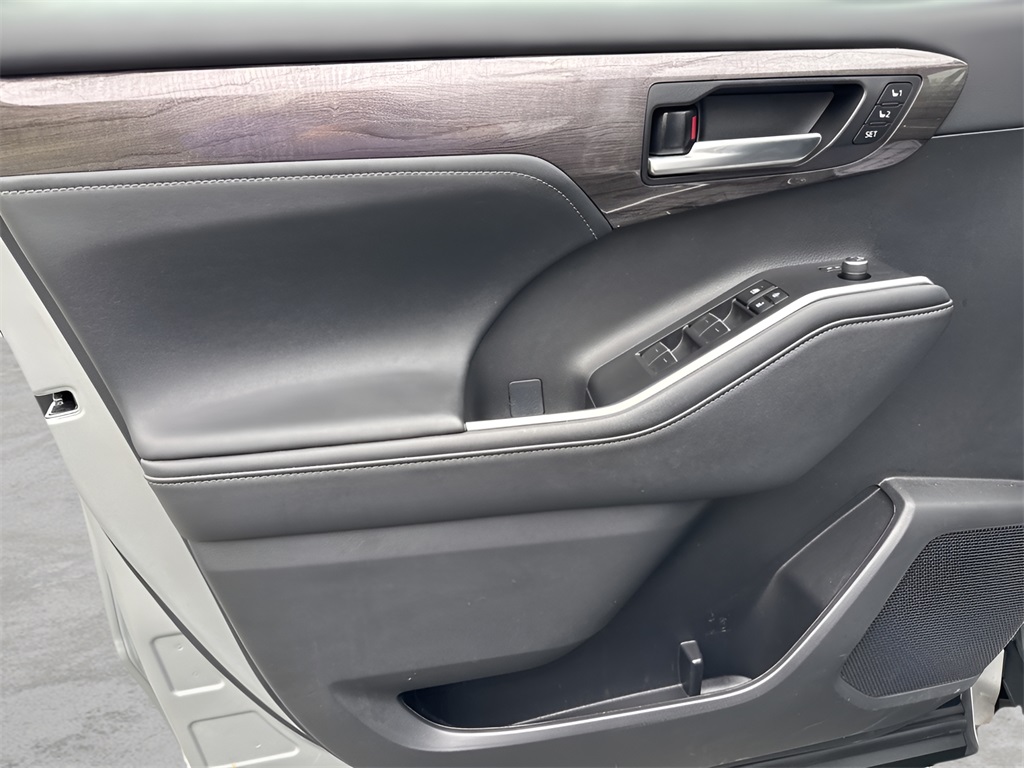 2023 Toyota Highlander Hybrid