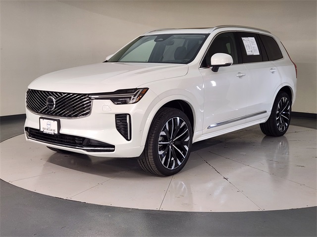 2025 Volvo XC90 B5 Plus Bright Theme 7-Passenger AWD