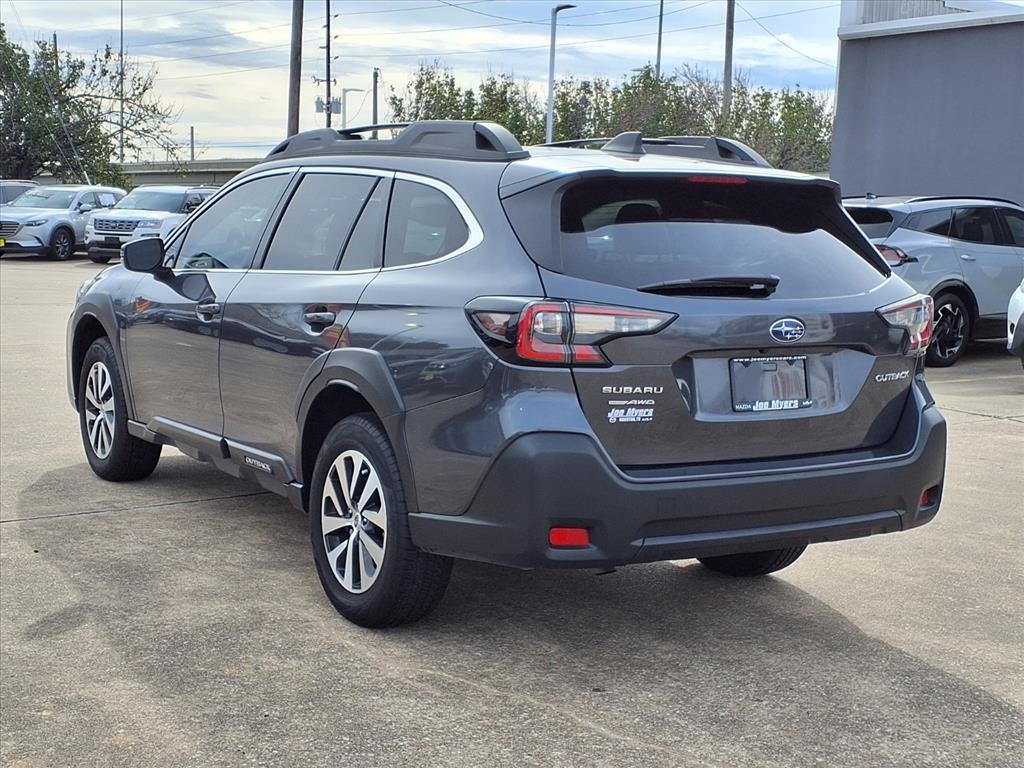 2023 Subaru Outback Premium Gray at Community Kia