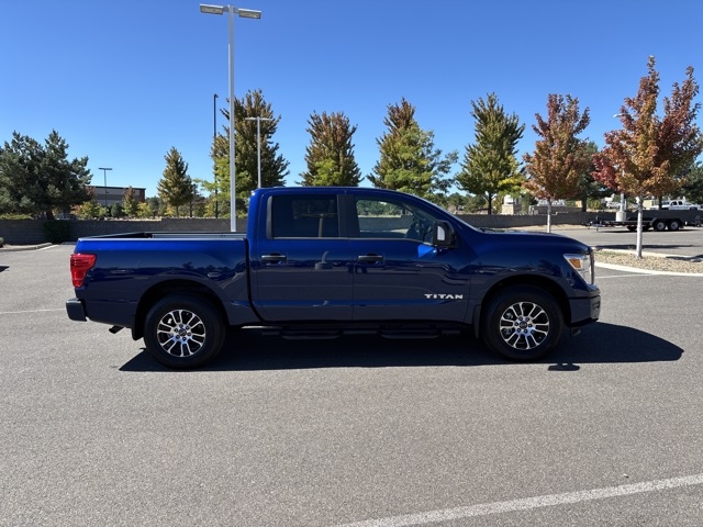 2024 Nissan Titan SV photo 2