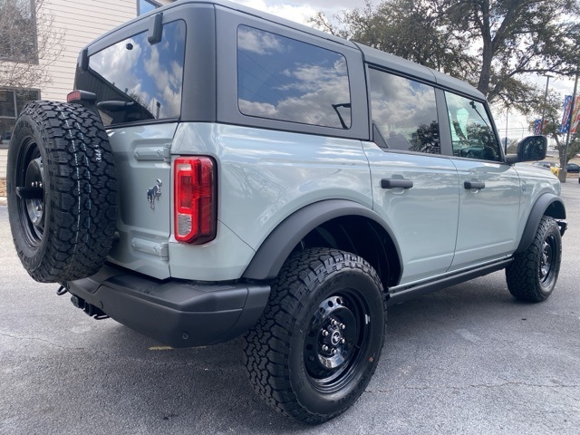 Used Car 2022 Ford Bronco  Black Diamond For Sale Under $40,000 In San Antonio, Texas