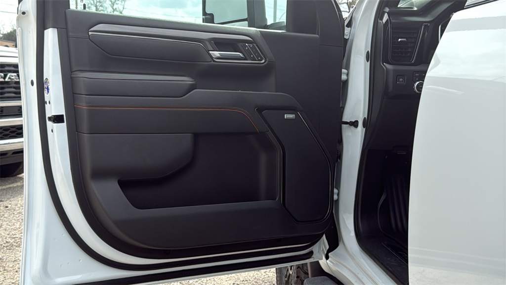 2024 GMC Sierra 2500HD AT4 White at Central Houston Nissan