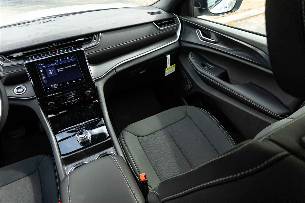 New Car 2025 Jeep Grand Cherokee L  Laredo For Sale Under $50,000 In San Marcos, Texas