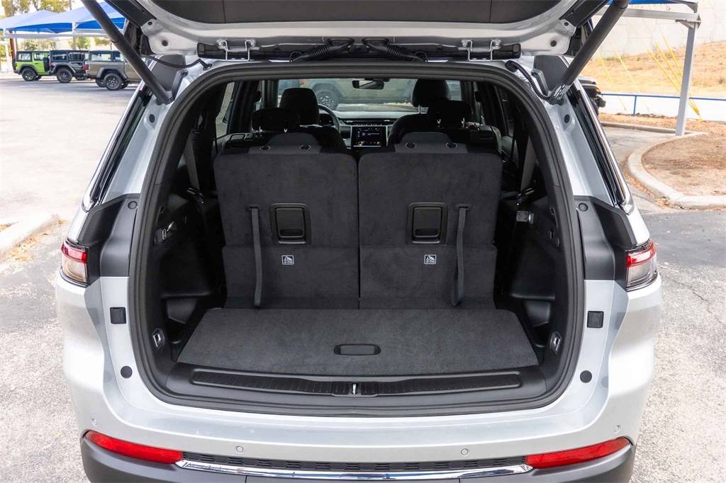 New Car 2025 Jeep Grand Cherokee L  Laredo For Sale Under $50,000 In San Marcos, Texas