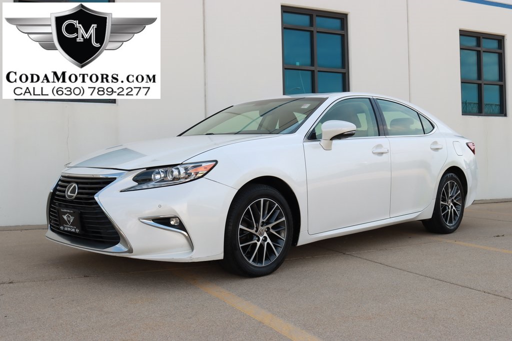 2016 Lexus ES 350's photo