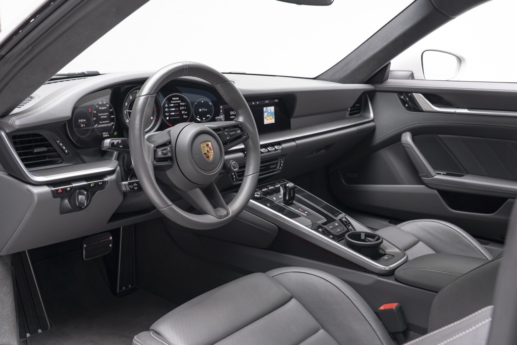 2021 Porsche 911 - Thumbnail 2