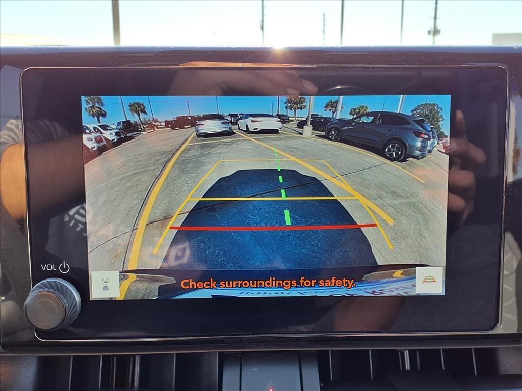 2024 Toyota RAV4 XLE - 9