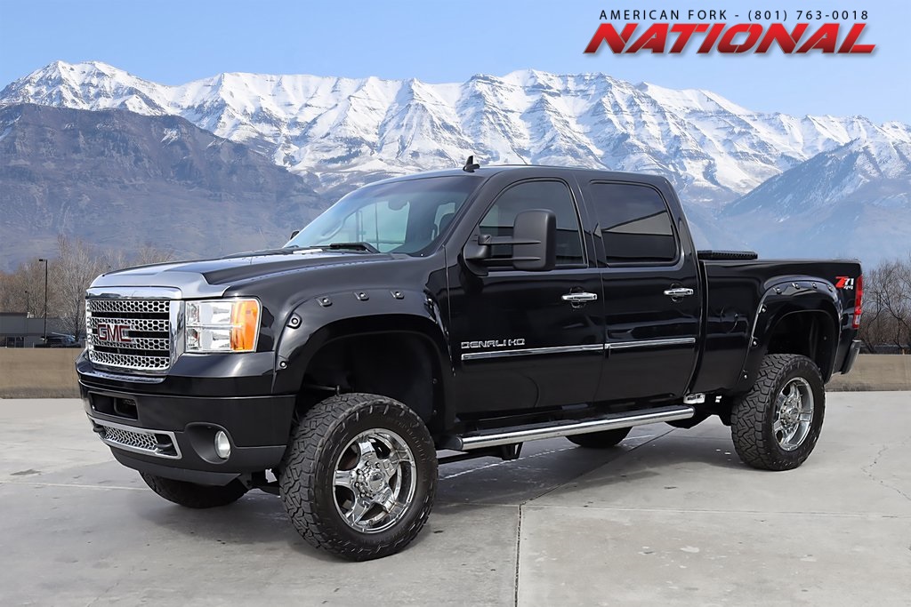 2011 GMC Sierra 3500HD Denali Crew Cab SB 4WD