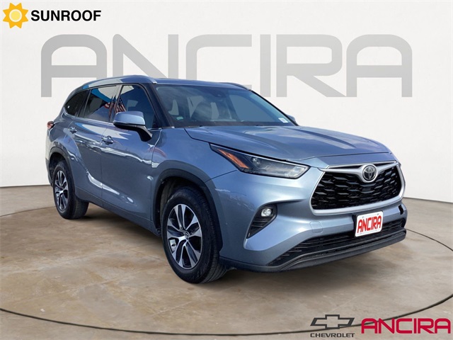 Used Car 2022 Toyota Highlander  Xle For Sale Under $30,000 In San Antonio, Texas