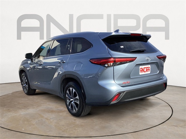 Used Car 2022 Toyota Highlander  Xle For Sale Under $30,000 In San Antonio, Texas
