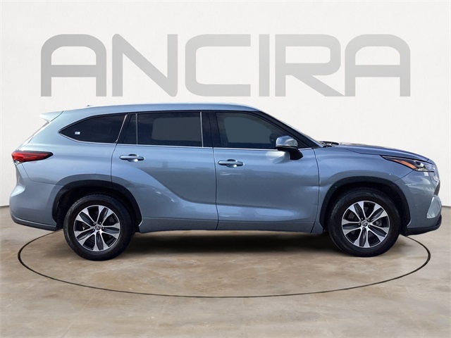 Used Car 2022 Toyota Highlander  Xle For Sale Under $30,000 In San Antonio, Texas