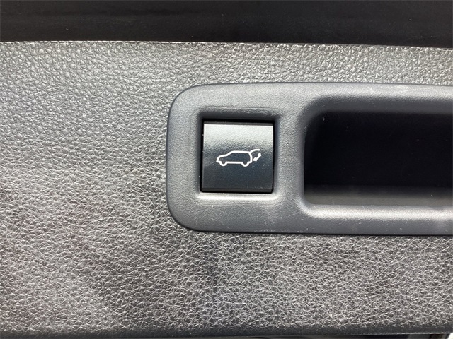 Used Car 2022 Toyota Highlander  Xle For Sale Under $30,000 In San Antonio, Texas