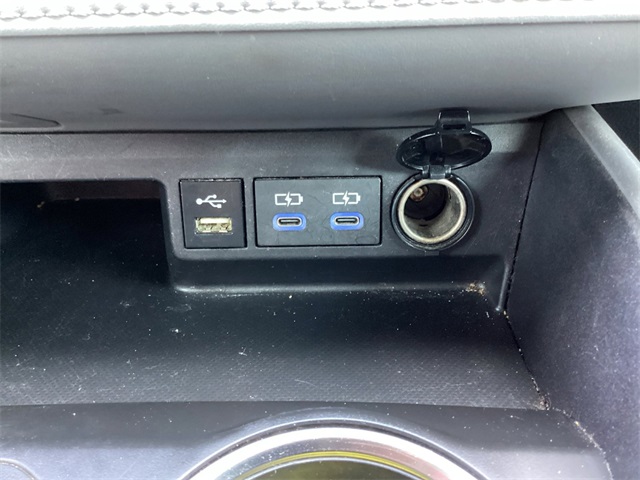 Used Car 2022 Toyota Highlander  Xle For Sale Under $30,000 In San Antonio, Texas