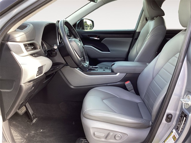 Used Car 2022 Toyota Highlander  Xle For Sale Under $30,000 In San Antonio, Texas