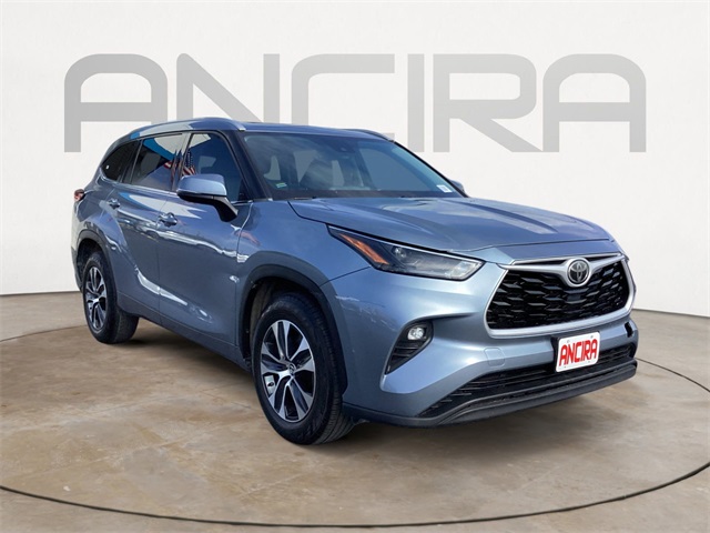 Used Car 2022 Toyota Highlander  Xle For Sale Under $30,000 In San Antonio, Texas