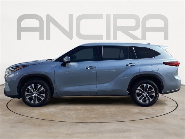 Used Car 2022 Toyota Highlander  Xle For Sale Under $30,000 In San Antonio, Texas