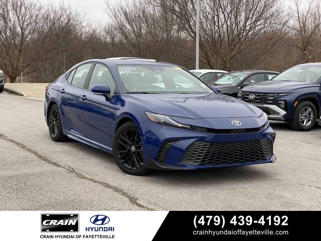 2025 Toyota Camry SE FWD